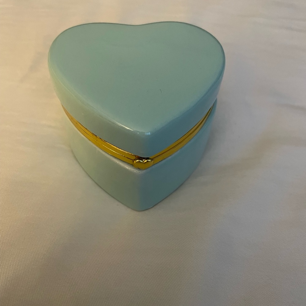 Heart shaped jewelry storage